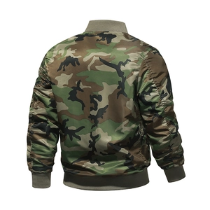 Veste bomber MA1 camouflage classique vue de dos avec col et poignets côtelés