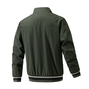 Giacca slim fit da uomo verde oliva con colletto dritto e polsini a costine a righe vista retro