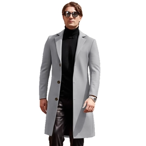 Classico cappotto in lana grigio chiaro da uomo vestibilità slim con design monopetto