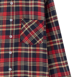 Chemise classique à carreaux rouges et noirs à manches longues avec poche contrastée
