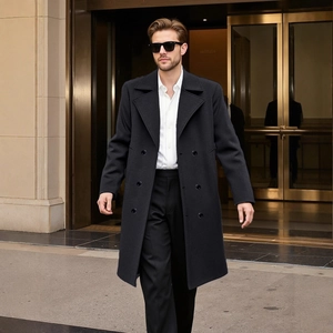 Cappotto lungo classico in lana nera doppiopetto da uomo con vestibilità slim business