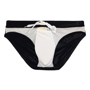 Détail du maillot de bain pour hommes montrant la doublure interne et le rembourrage amovible