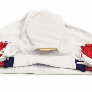 Vue détaillée du maillot de bain pour hommes avec rembourrage jaune et zips rouges
