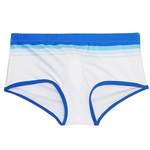 Détail du maillot de bain blanc pour homme avec rayures bleues et tissu élastique