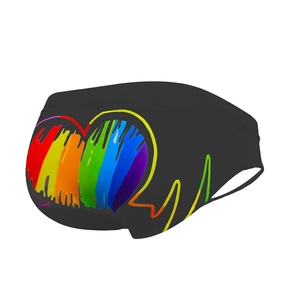 Schwarze Regenbogen Herz Gesichtsmaske aus weichem Stoff für LGBTQ Pride Events