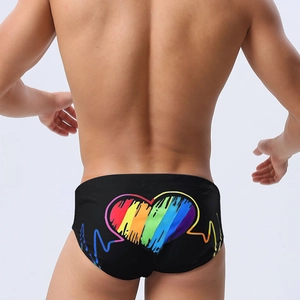 Schwarze Herren-Badehose mit tiefem Bund, Regenbogenherz und Herzschlag-Aufdruck