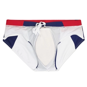 Détail du maillot de bain homme montrant la doublure en maille et la protection de l'entrejambe