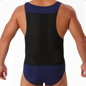 Vue arrière du body de sport pour homme avec mesh noir respirant et dos nageur