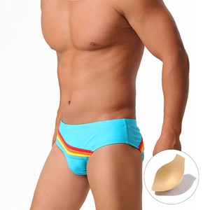 Slip de bain bleu ciel pour hommes avec rayures arc-en-ciel et rembourrage amovible
