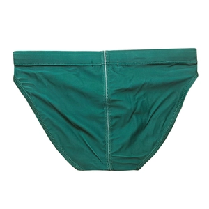 Vue détaillée du dos d'un slip de bain vert foncé à séchage rapide avec coutures renforcées