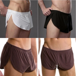 Short de détente pour homme en soie glacée noire, blanche et marron avec fentes latérales