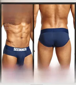 Vues avant et arrière du slip en coton bleu roi pour hommes avec ceinture à logo