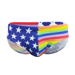 Herren Badeslip mit US-Flaggensternen und bunten Streifen im Patchwork-Design