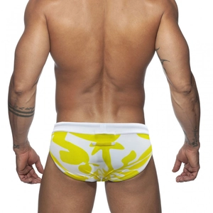 Vista posteriore dello slip da nuoto uomo bianco con stampa floreale gialla