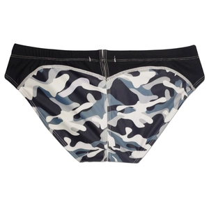 Detail der Herren Low-Rise Camo Badehose mit schwarzem Bund und weißen verstärkten Nähten