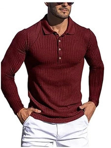 Detaillierte Nahaufnahme der dunkelroten Rippstrick-Textur beim Slim-Fit-Langarm-Polo