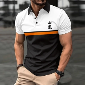 Détail d'un polo pour hommes avec un design tricolore contrasté orange blanc et noir chic