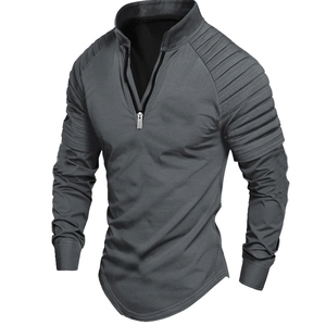 Graues Langarm-Poloshirt für Herren mit Reißverschlusskragen und Faltenärmeln auf weiß