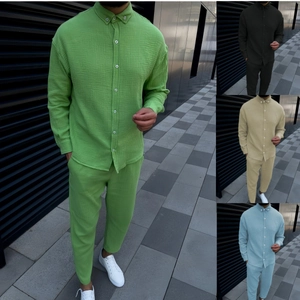 Herren Freizeit-Set mit Langarmshirt und Hose aus atmungsaktiver Seersucker-Textur in Grün