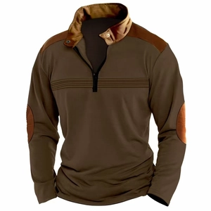 Dettaglio in maglia a nido d'ape con toppe a contrasto e colletto con zip a un quarto