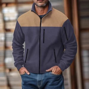 Chaqueta de forro polar para hombre en color caqui y gris oscuro con cremallera