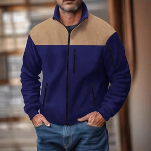 Chaqueta de forro polar para hombre en azul marino y caqui con bolsillos tácticos
