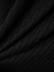 T-shirt Henry ajusté pour hommes en tissu plissé noir avec texture à côtes verticales