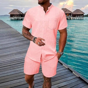 Set da spiaggia rosa da uomo con camicia a maniche corte strutturata e pantaloncini estivi
