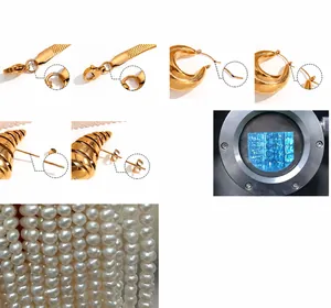 Dettaglio di gioielli in acciaio inossidabile placcato oro 18K e perle naturali