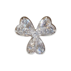 Elegant silver-toned heart-shaped zircon flower ear clip for non-pierced ears, luxury style
