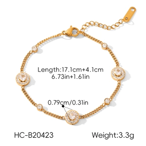 Hoogwaardige vergulde roestvrijstalen armband met strass-steentjes en exacte maten.