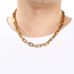 Classic chunky gold rectangular link chain necklace for men in minimalist style