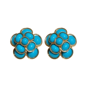 Vintage flower stud earrings with blue resin stones and elegant gold frame detail