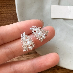 French Style Artificial Pearl Ear Clips Luxury Alloy Rhinestone Non-Pierced Earrings For Women Elegant Party Daily Jewelry