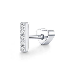 Pendiente de barra de plata 925 y moissanita con cierre de rosca en forma de corazón