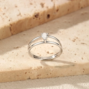 Minimalist S925 sterling silver double layer ring with pear-cut moissanite stone