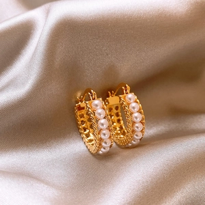 French Vintage Gold Alloy Artificial Pearl Ear Buckle Earrings Elegant Luxury High-End Style Jewelry For Women