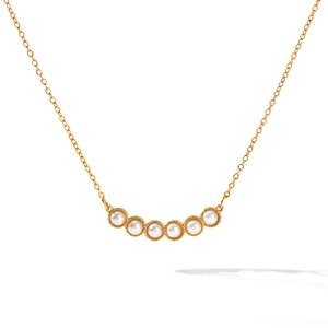 Elegante collar de acero de titanio dorado con colgante de perlas blancas curvado
