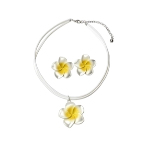 Ensemble de bijoux collier et boucles d'oreilles fleur de frangipanier en résine