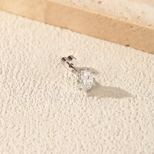 Pendiente de plata S925 moissanite con cierre de rosca en forma de corazón único