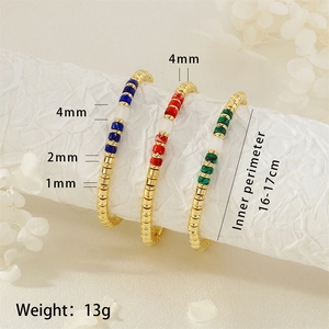 Detail van kralenarmbandenset met 4mm kralen en 16-17cm binnenomtrek afmetingen