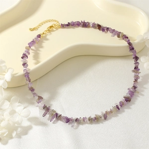Natural amethyst crushed stone beaded necklace detail display, elegant retro choker jewelry