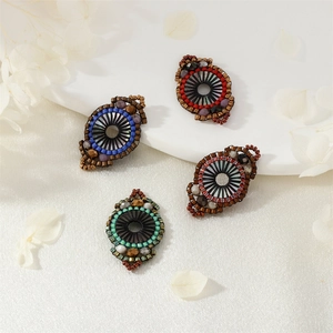 Handgefertigte Boho-Perlenanhänger in Rot Blau Grün und Bronze für DIY-Schmuck