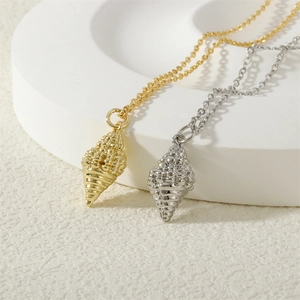 Conch Shell Pendant Necklace 18K Gold Plated Copper O-Chain For Women Beach Boho Style Minimalist Sea Snail Neck Jewelry