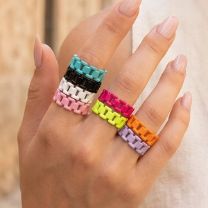 Colorful macaron candy chain rings in multi-color enamel finish for fashionable layering