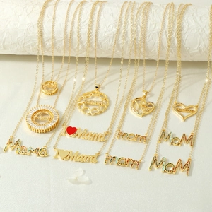 Gouden MOM kettingen met zirkoon hartjes en Mama hangers voor Moederdag cadeau