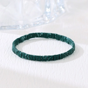 Bohemian Tila kralenarmband met donkergroene vierkante kralen en marmeren textuur