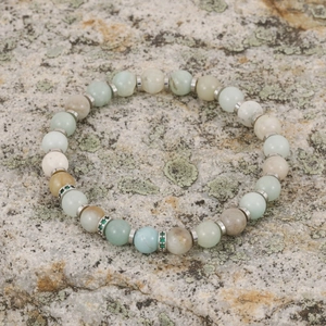 Bohemien edelsteen kralen armband met metalen tussenstukken in vintage stijl voor dames.