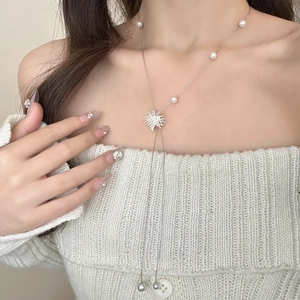 Lange silberne Perlen-Pulloverkette mit Sternenanhänger und verstellbarem Y-Design