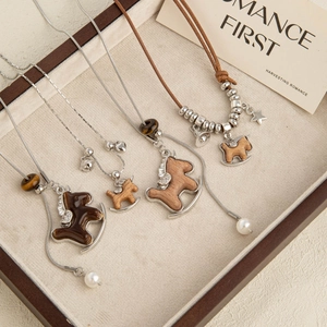Collana con Pendente a Forma di Cavallo a Dondolo in Legno Vintage Catena a Serpente in Acciaio Inossidabile per Donna